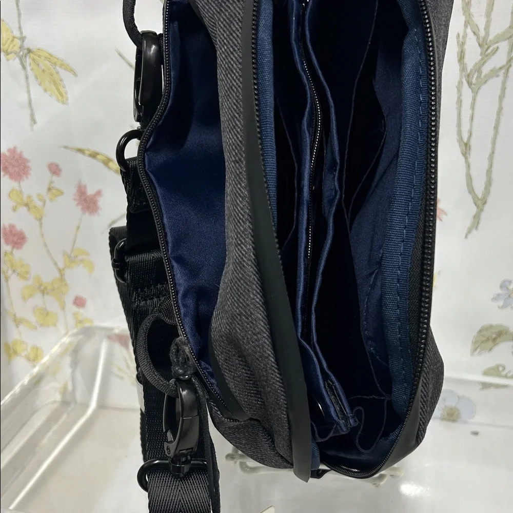 STERKMAN Gray TECH POUCH